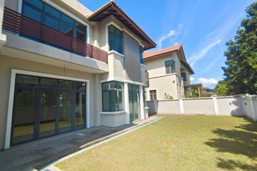 FLORA TROPIKA (THE THOMPSON)