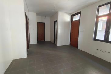 FLORA TROPIKA (THE THOMPSON)