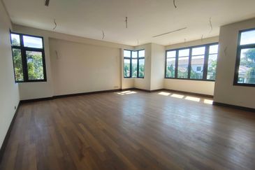 FLORA TROPIKA (THE THOMPSON)