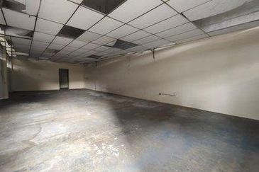 Persiaran Greenhill, Kampung Jawa