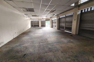 Persiaran Greenhill, Kampung Jawa