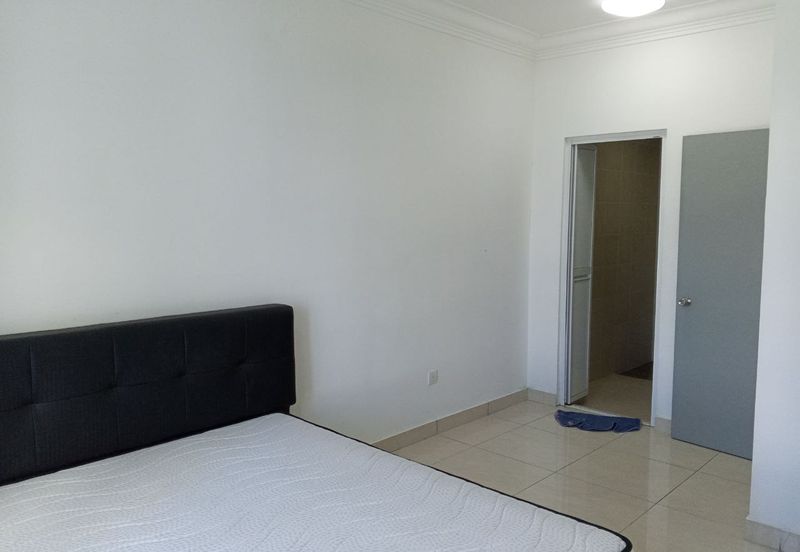 Golden Sands Seaview Residence