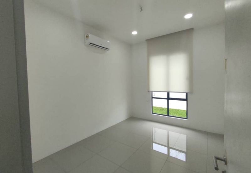 Single story Semi Detached House in Senai 