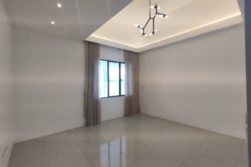 Single story Semi Detached House in Senai 