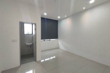 Single story Semi Detached House in Senai 