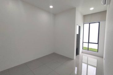Single story Semi Detached House in Senai 