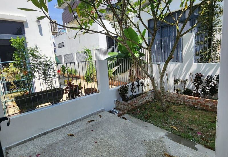 3 story bungalow for sell @ Horizon Hills