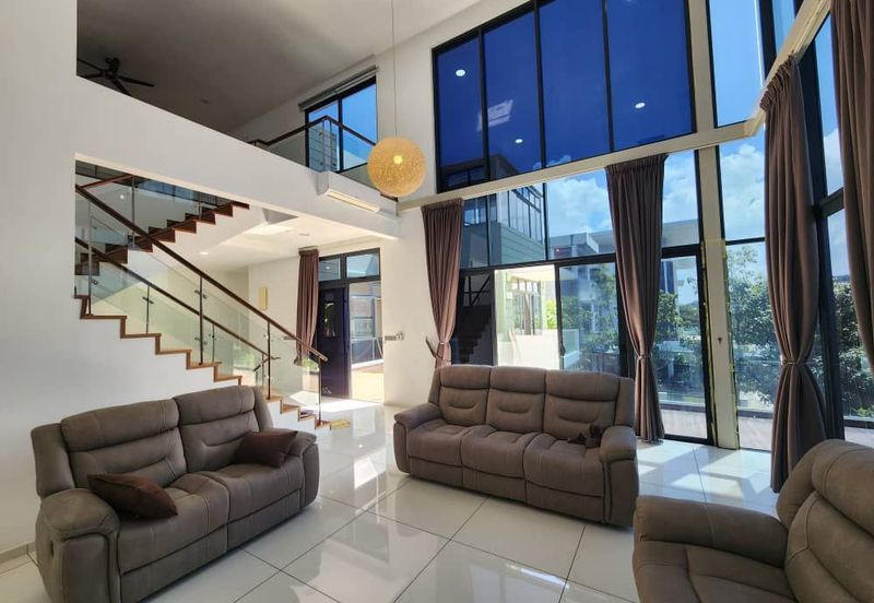 3 story bungalow for sell @ Horizon Hills