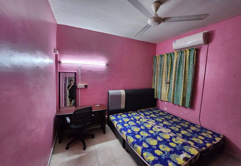 Prima Regency (Kensington Court)