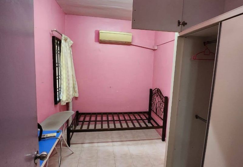 Prima Regency (Kensington Court)