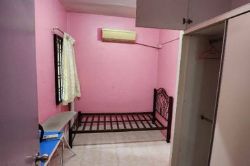 Prima Regency (Kensington Court)