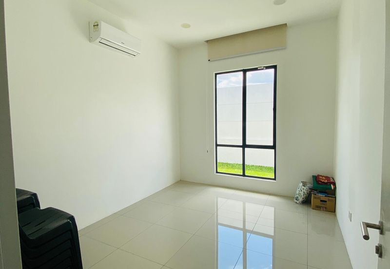 Single Storey Semi D for sell at Senai