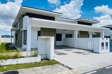 Single Storey Semi D for sell at Senai