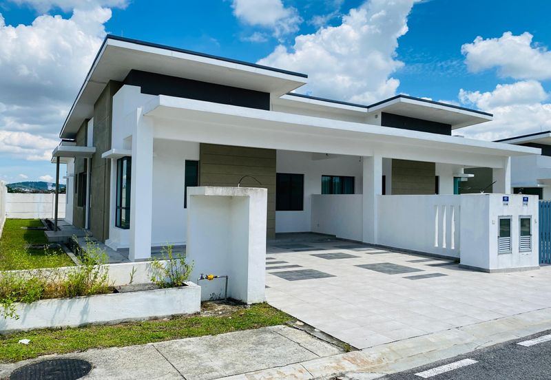 Single Storey Semi D for sell at Senai