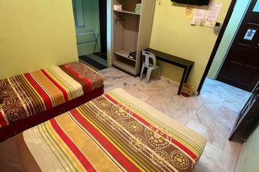 Single Storey suitable for senior care centre @ Batu Pahat