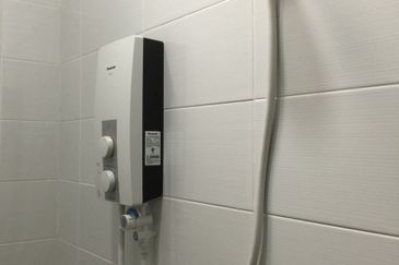 Single Storey suitable for senior care centre @ Batu Pahat