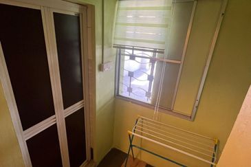 Single Storey suitable for senior care centre @ Batu Pahat