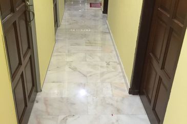 Single Storey suitable for senior care centre @ Batu Pahat