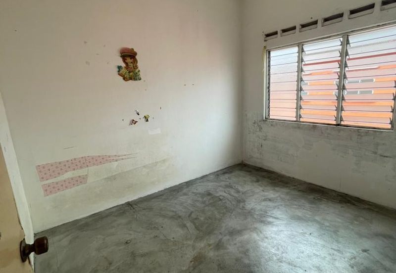 Taman Pulai Utama Flat