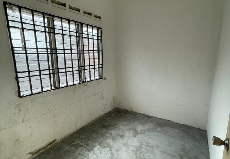 Taman Pulai Utama Flat