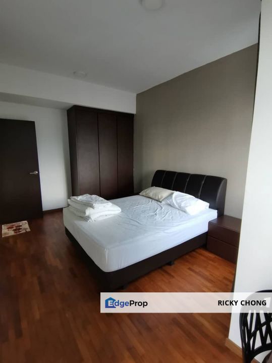 Nice 2 rooms unit for sell @ Molek , Johor, Johor Bahru