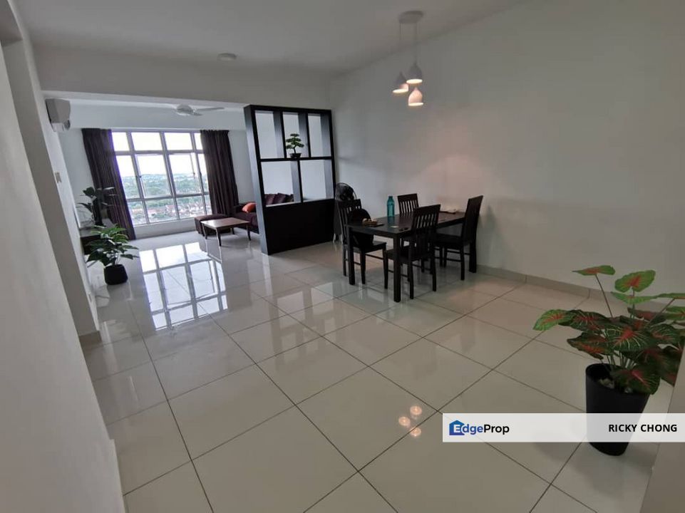 Nice 2 rooms unit for sell @ Molek , Johor, Johor Bahru