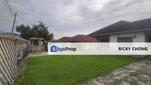 2 adjoining single story semi detached house at Taman Sunrise, Kluang, Johor, Kluang