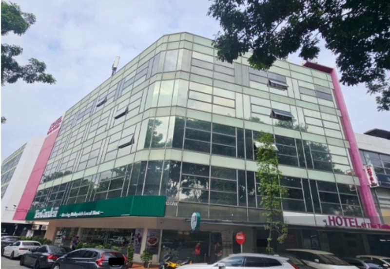 The Trillium Lakefields 3 Storey Corner Shop Lot For Sale