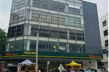 The Trillium Lakefields 3 Storey Corner Shop Lot For Sale