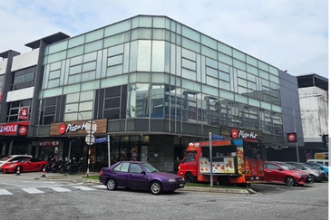 The Trillium Lakefields 3 Storey Corner Shop Lot For Sale