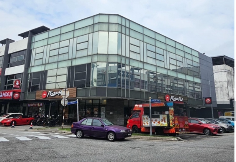 The Trillium Lakefields 3 Storey Corner Shop Lot For Sale