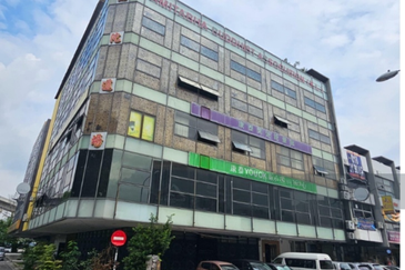 The Trillium Lakefields 3 Storey Corner Shop Lot For Sale