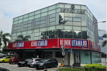 The Trillium Lakefields 3 Storey Corner Shop Lot For Sale