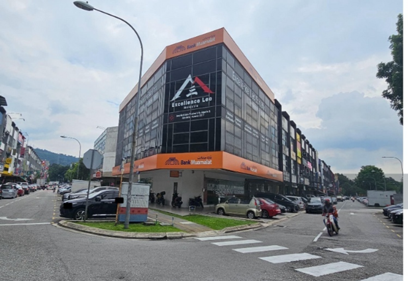 The Trillium Lakefields 3 Storey Corner Shop Lot For Sale