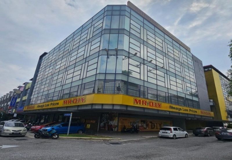 The Trillium Lakefields 3 Storey Corner Shop Lot For Sale