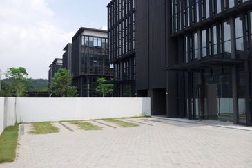 OMNI 01 Industrial Park @ Kota Damansara 3 Storey Semi-D Factory For Sale