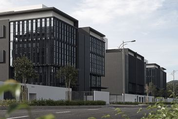 OMNI 01 Industrial Park @ Kota Damansara 3 Storey Semi-D Factory For Sale