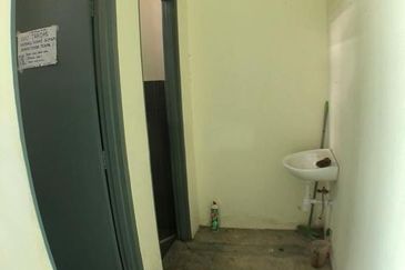 Subang Jaya 3 Storey Semi-D Factory For Sale