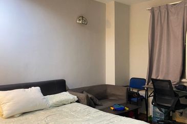 Renovated 2 Sty Terrace house In Kota Kemuning for Sale!!