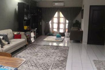 Renovated 2 Sty Terrace house In Kota Kemuning for Sale!!