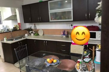 Renovated 2 Sty Terrace house In Kota Kemuning for Sale!!