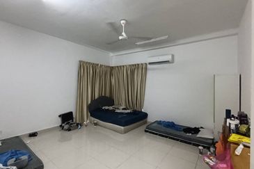 Taman east utama, 3 Story house for Rent 