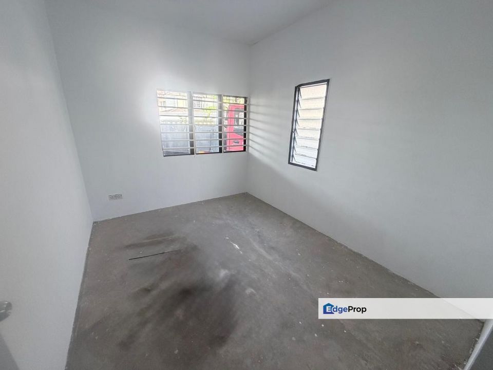 Single Storey Semi-Detached House in Taman Selayang Mutiara, Selangor, Selayang