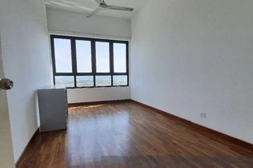 I Residence @ I City