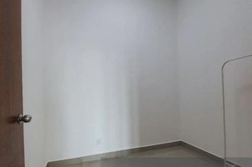 I Residence @ I City