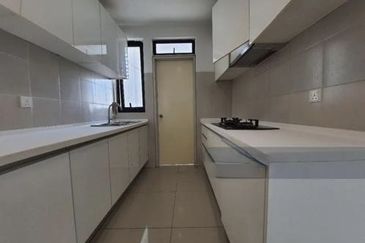 I Residence @ I City