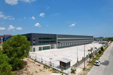 West Port, Pulau Indah