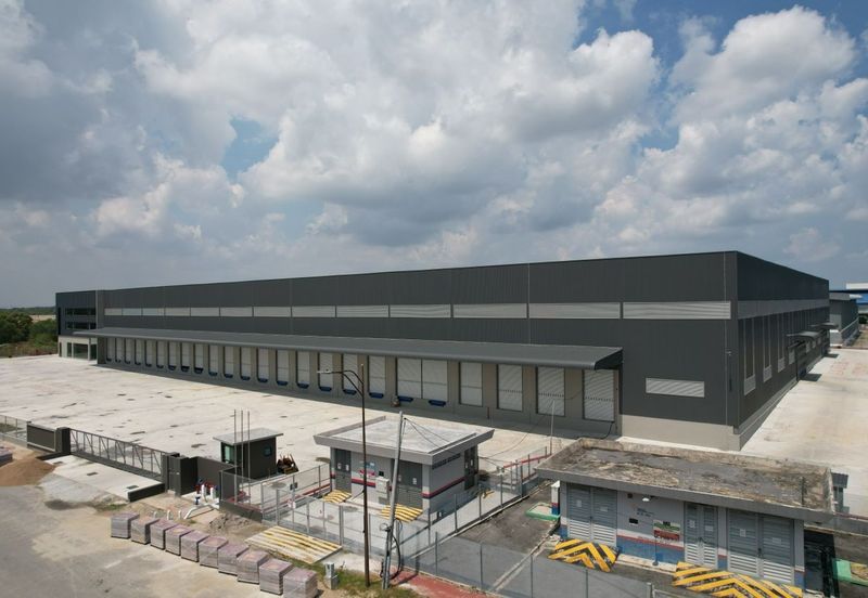 West Port, Pulau Indah