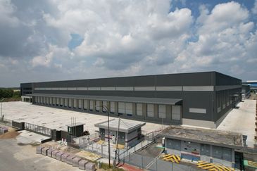 West Port, Pulau Indah