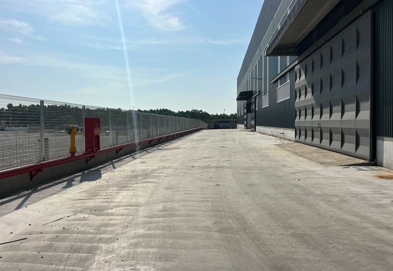 West Port, Pulau Indah